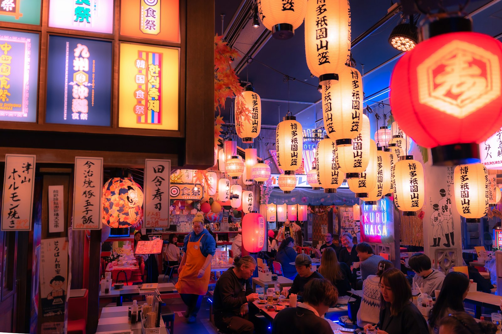 Ground-floor izakaya in Tokyo with clearly posted prices, the kind of venue that avoids Kabukicho bottakuri risk