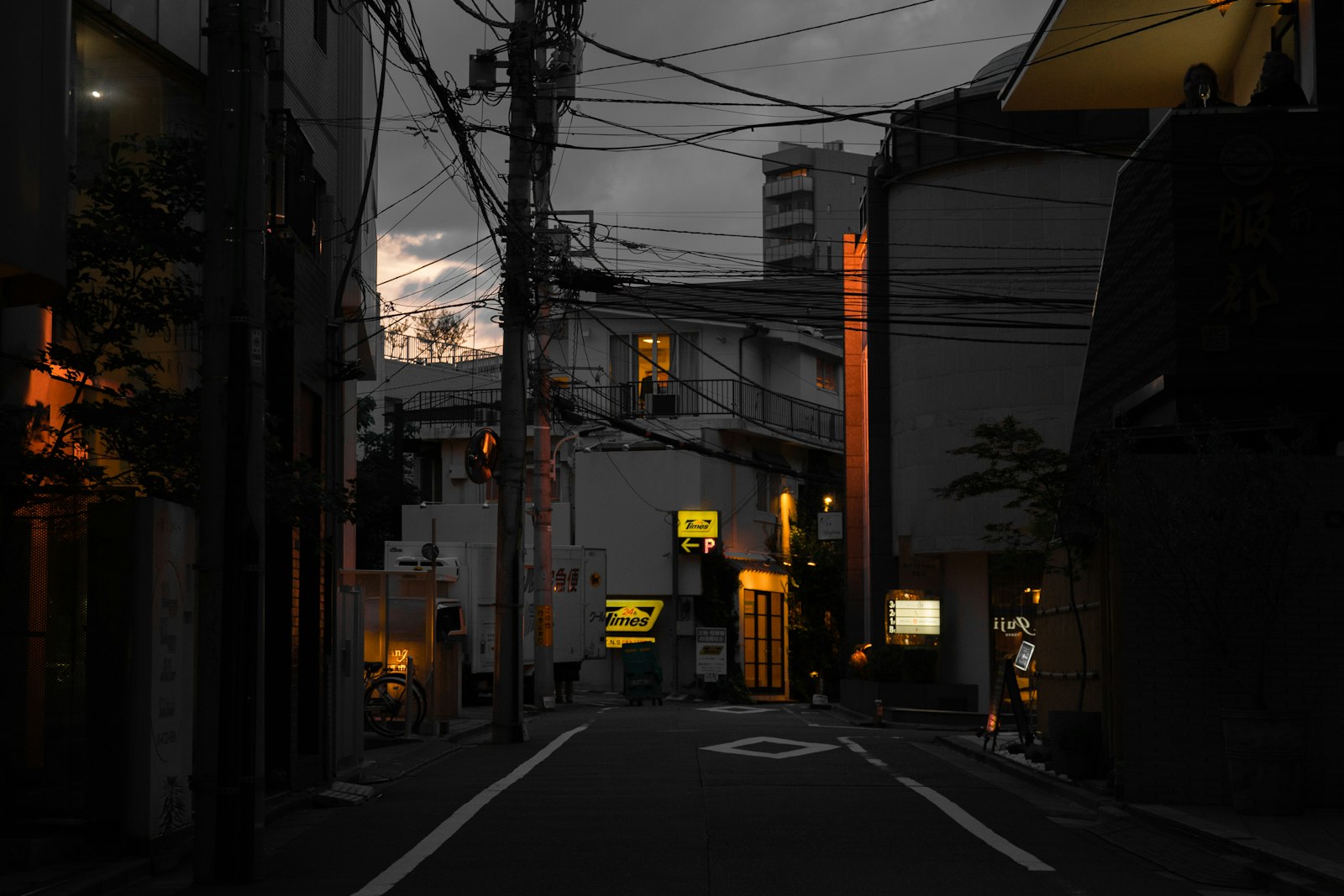 Evening crowds of office workers in the side streets of Shimbashi, Tokyo's best-known salaryman drinking district
