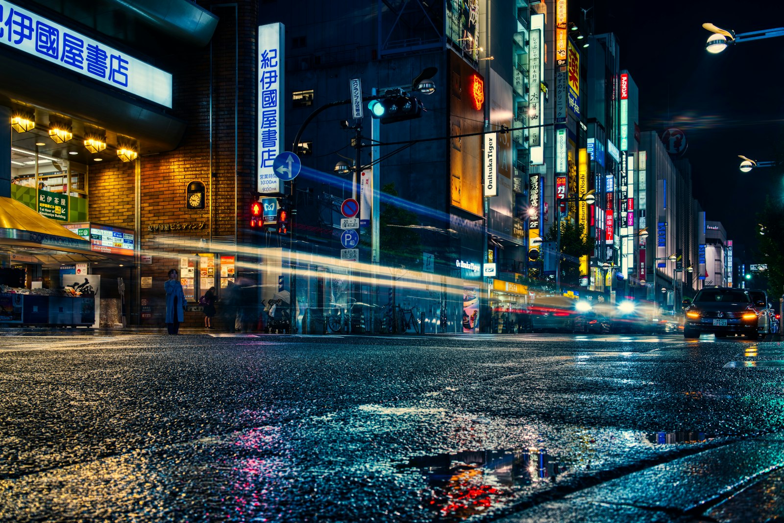 Narrow lanes of tiny bars in Shinjuku Golden Gai at night, where many guided bar tours end