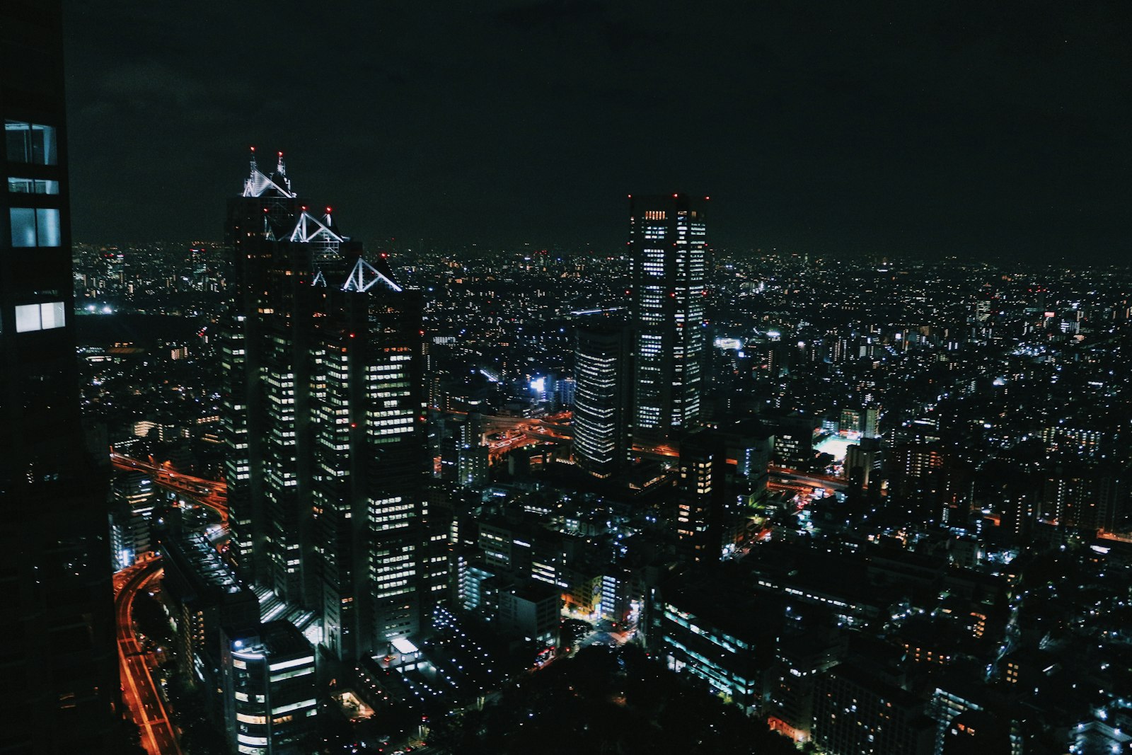 Tokyo Night and Light projection mapping on the Tokyo Metropolitan Government Building in Shinjuku at night